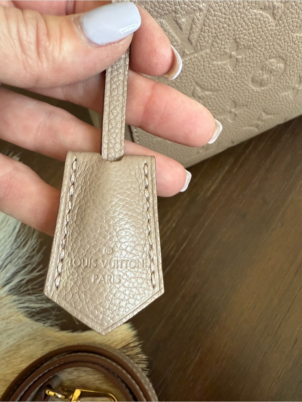 NWT!! Louis Vuitton Monogram Empreinte Handle Satchel/Crossbody. Neutral/taupe - Picture 7 of 15